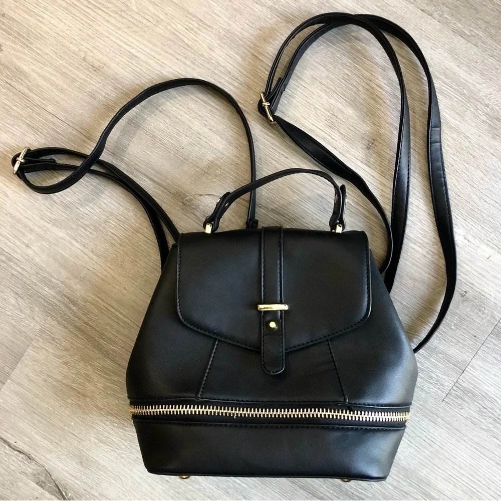 Simple black and gold mini backpack - Picture 1 of 6